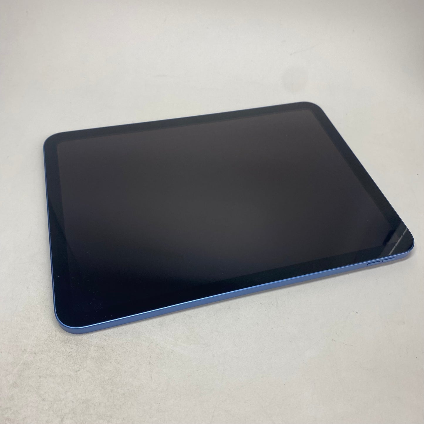 WiFi Only Apple iPad 10th Gen 64GB 18.3.1 Blue MPQ13LL/A