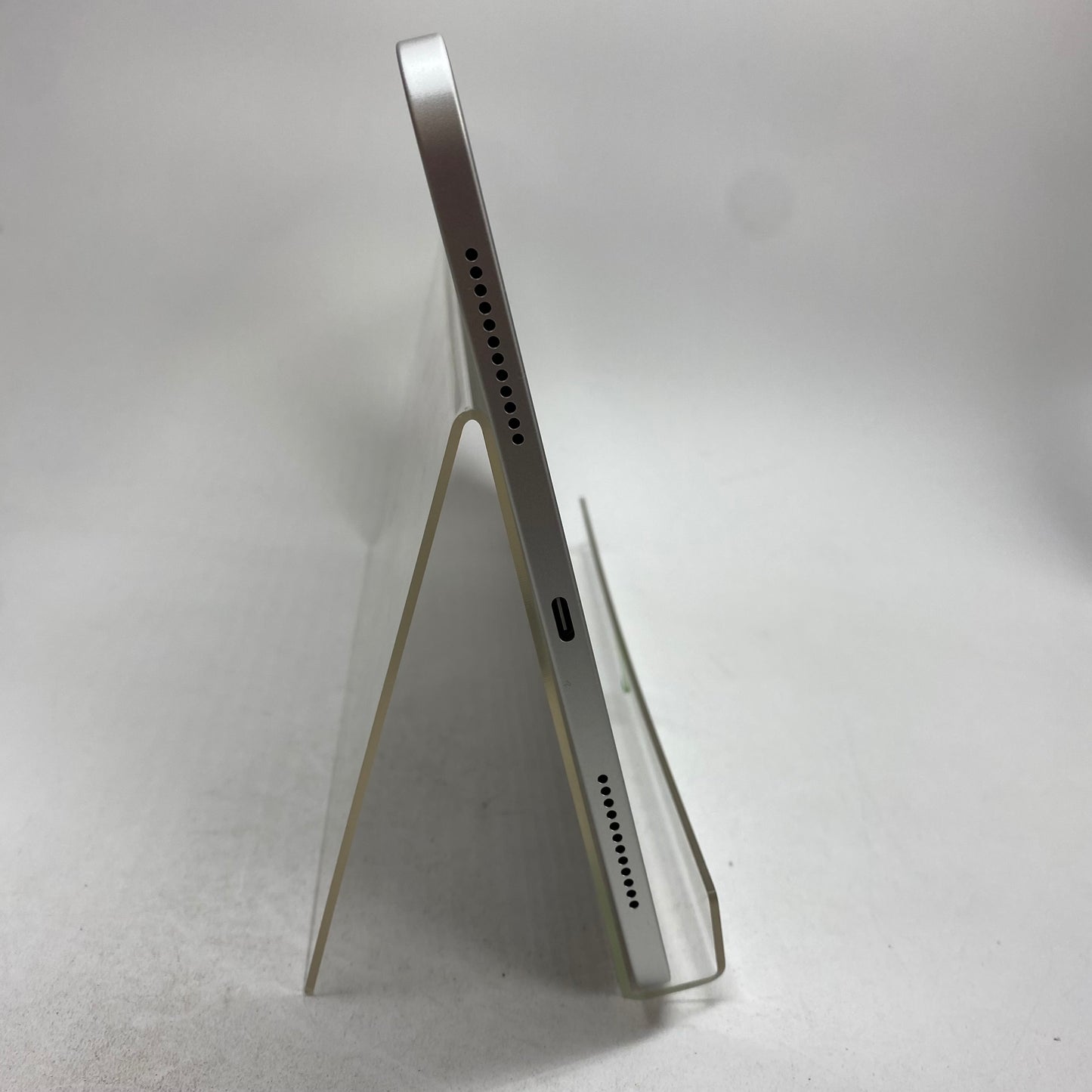 WiFi Only Apple iPad 11" (A16) 128GB Silver MD3Y4LL/A