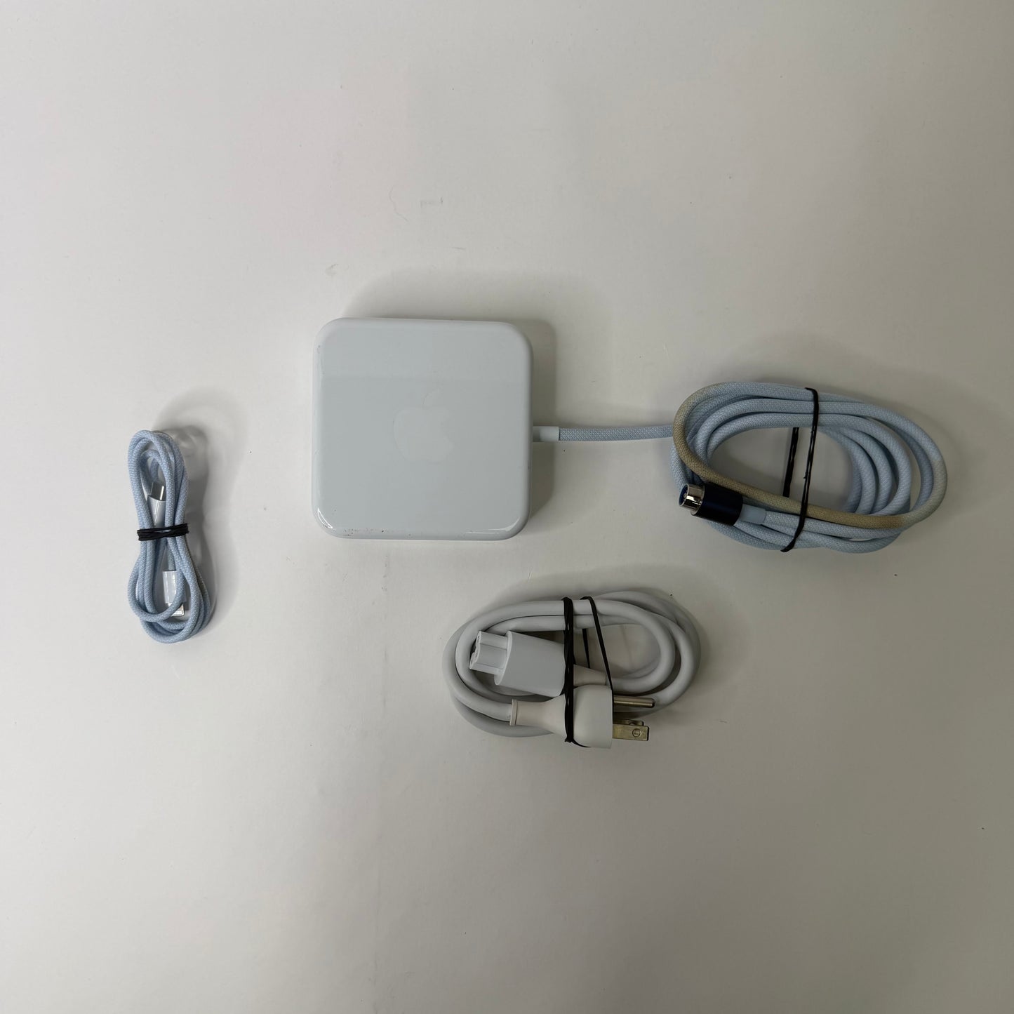 2023 Apple iMac 24" M3 4.0GHz 16GB RAM 512GB SSD Blue A2874