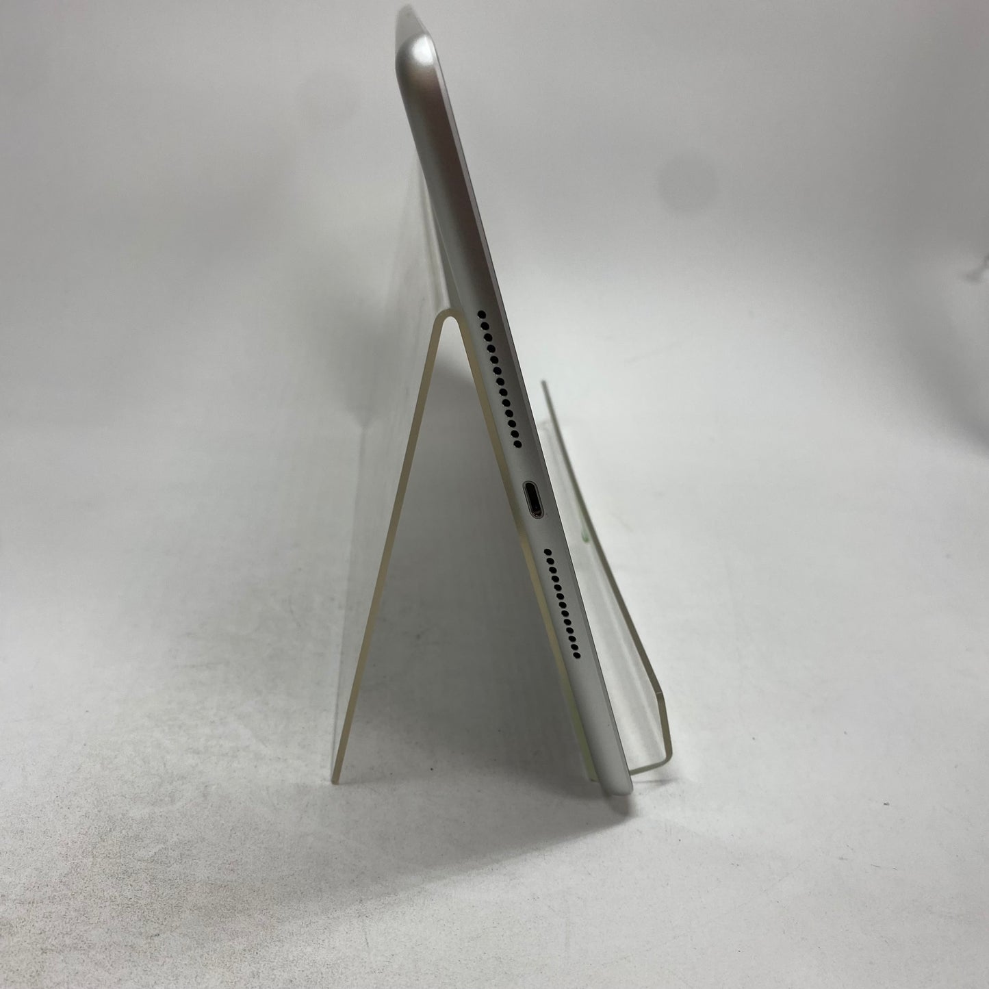 WiFi Only Apple iPad 9th Gen 64GB Silver MK2L3LL/A