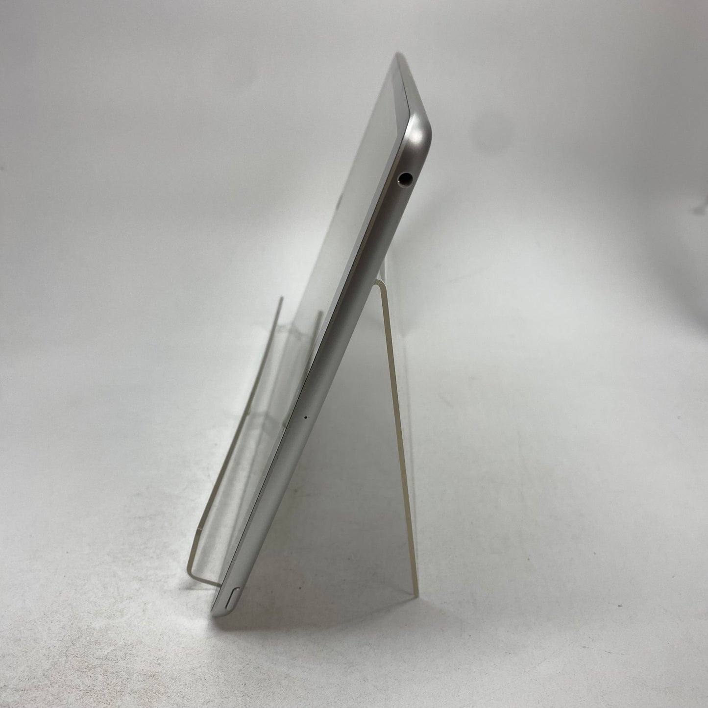 WiFi Only Apple iPad 9th Gen 64GB Silver MK2L3LL/A