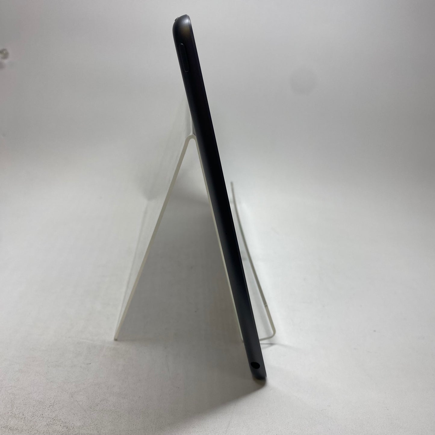 WiFi Only Apple iPad 9th Gen 64GB Space Gray MK2K3LL/A