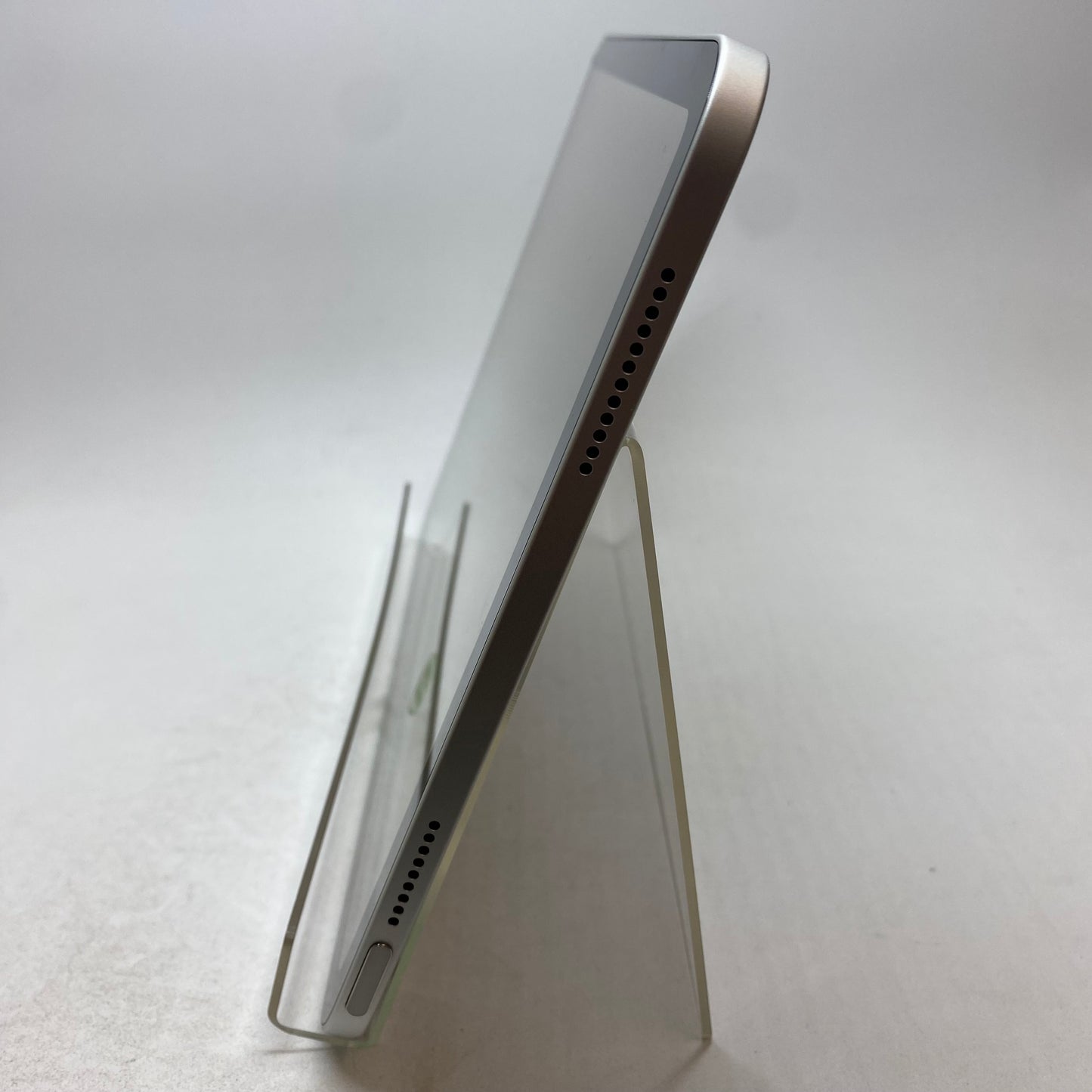 WiFi Only Apple iPad 11" (A16) 128GB Silver MD3Y4LL/A