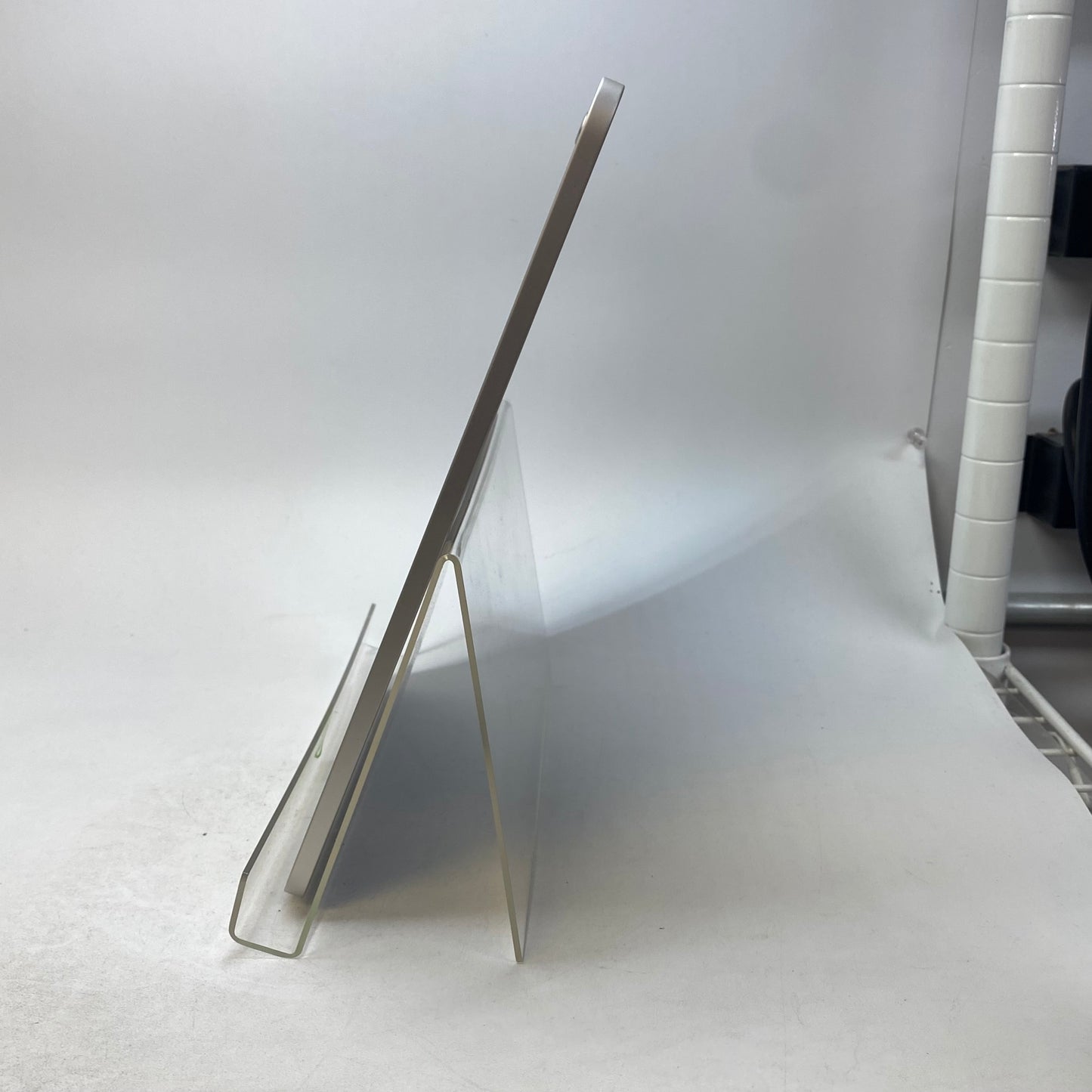 WiFi Only Apple iPad Air 11" M2 256GB Starlight MUWJ3LL/A