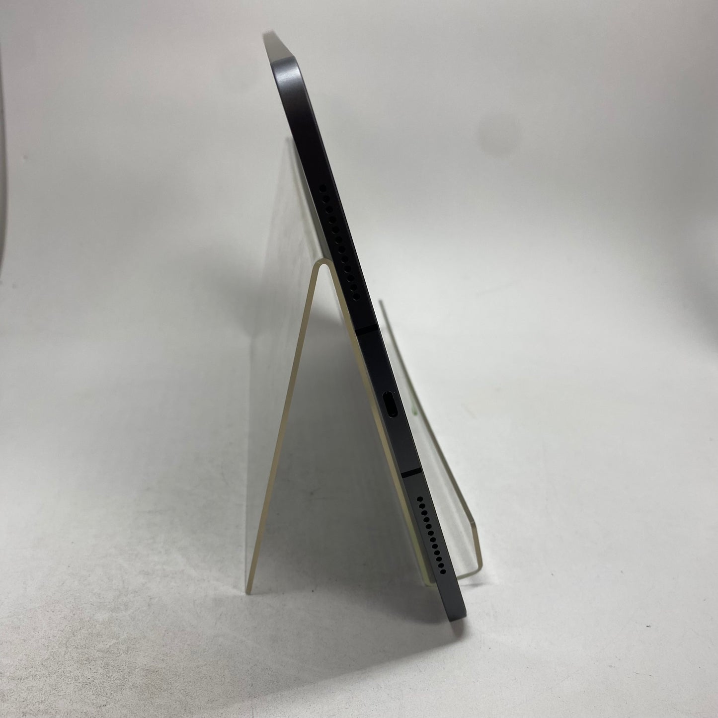 Factory Unlocked Apple iPad Air 5th Gen 256GB Space Gray MM713LL/A
