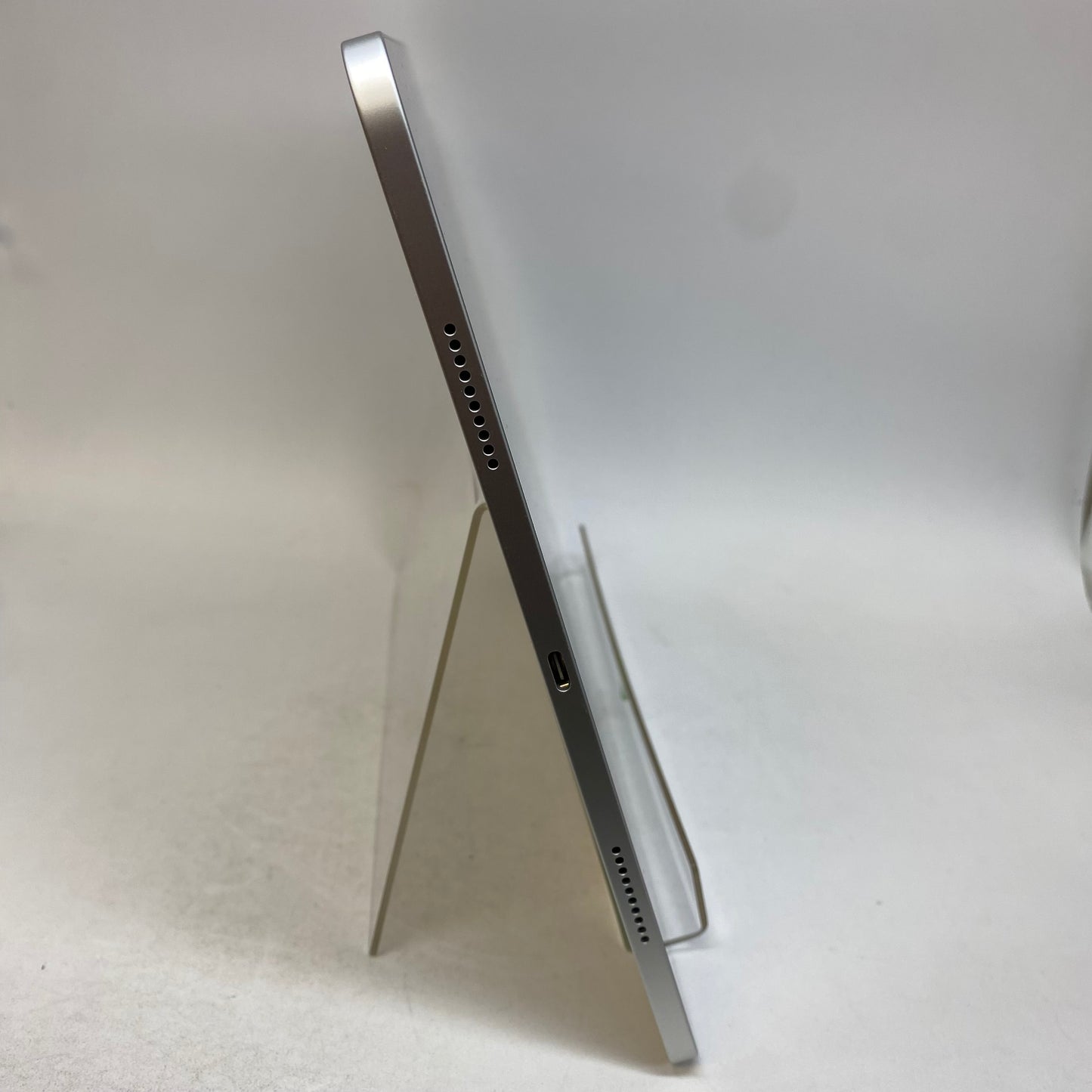 WiFi Only Apple iPad Pro 12.9" 6th Gen 128GB Silver NNXQ3LL/A