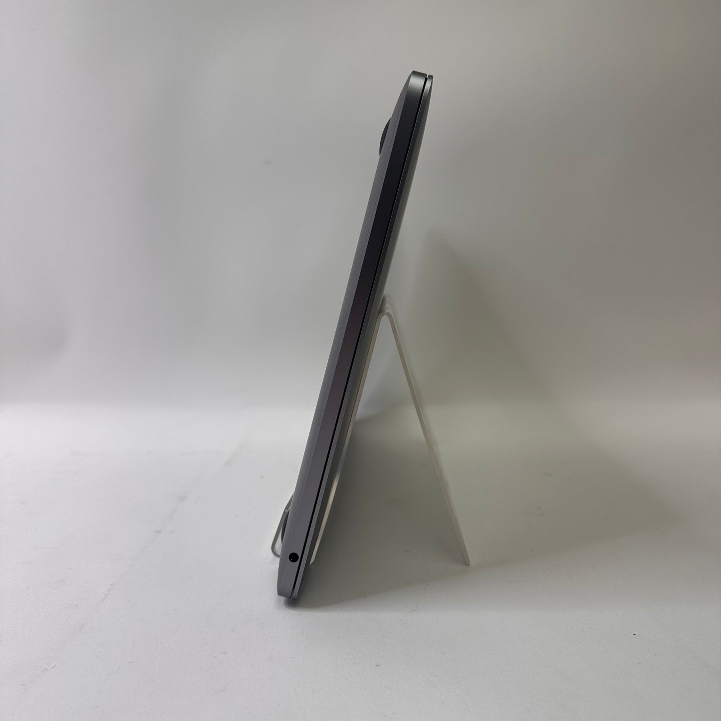 2022 Apple MacBook Pro 13.3" M2 10C GPU 3.5GHz 16GB RAM 512GB SSD A2338