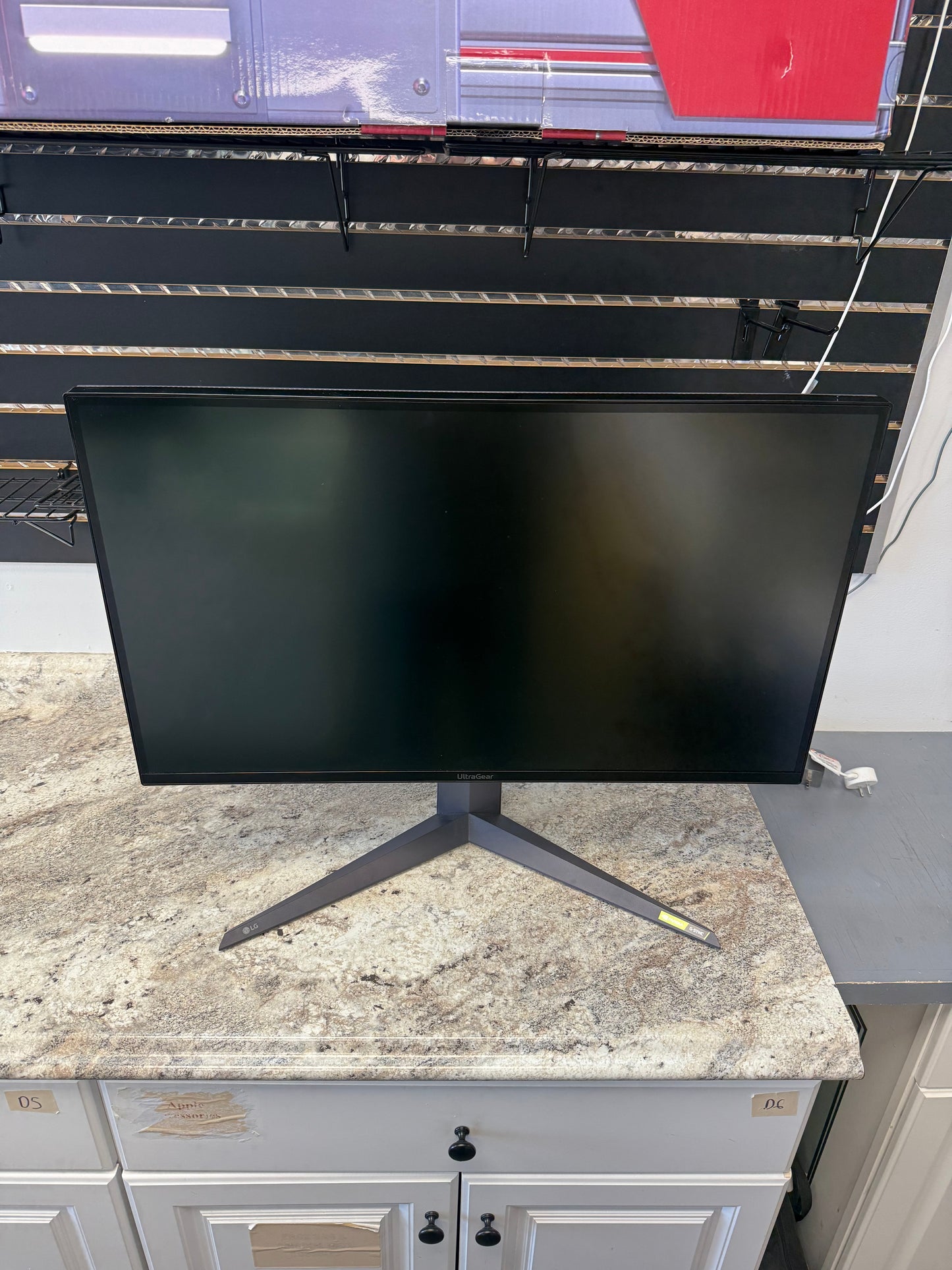 LG 32" 32GQ950-B 4K UHD Nano IPS Gaming Monitor