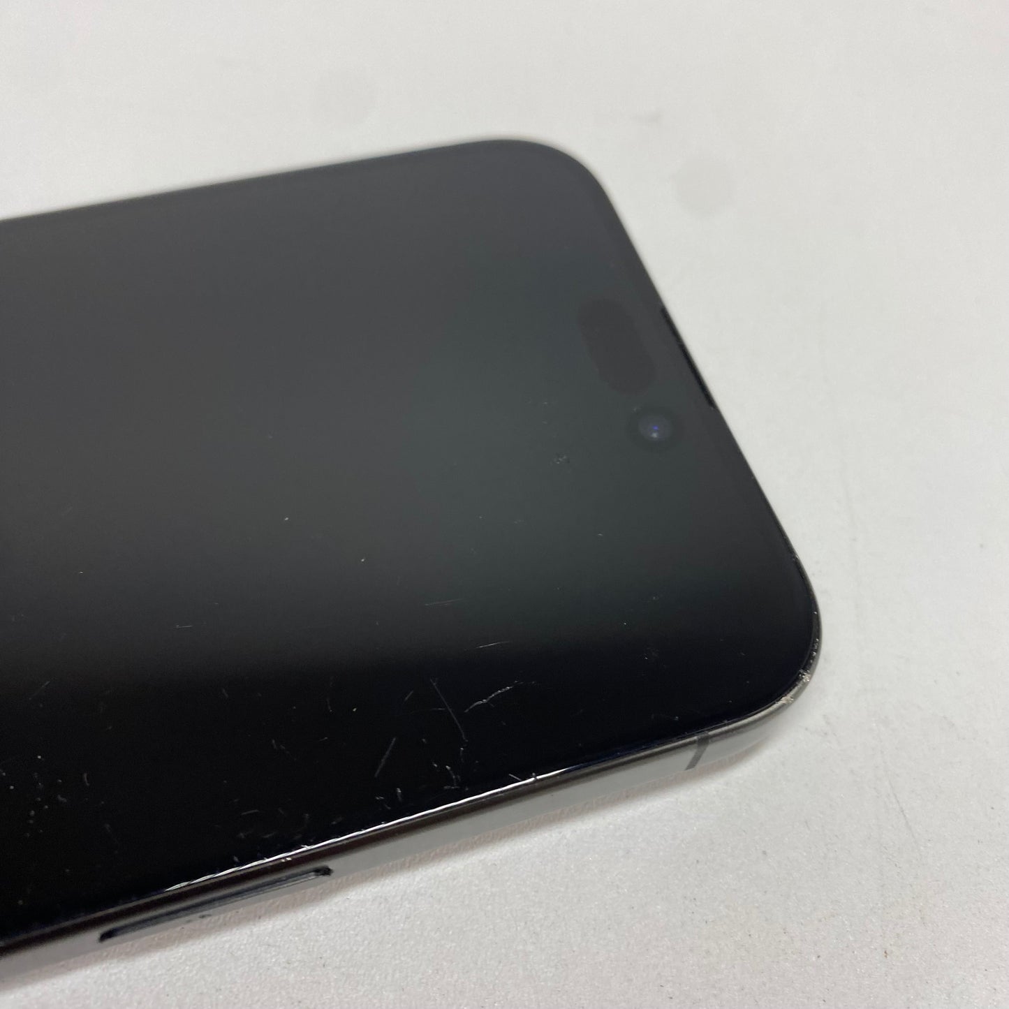Unlocked Apple iPhone 15 Pro Max 512GB 18.2.1 Black Titanium MU6A3LL/A