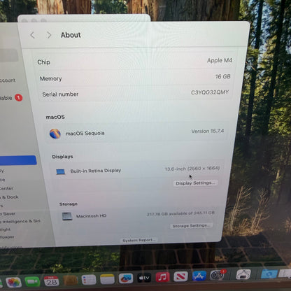 2025 Apple MacBook Air 13.6" M4 8C GPU 4.5GHz 16GB RAM 256GB SSD A3240