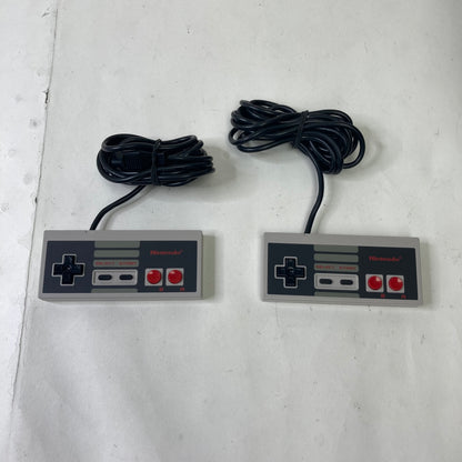Nintendo Entertainment System NES Video Game Console NES-001 Gray