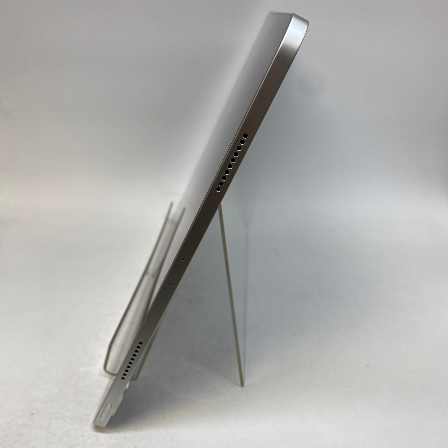 WiFi Only Apple iPad Pro 12.9" 6th Gen 128GB Silver NNXQ3LL/A