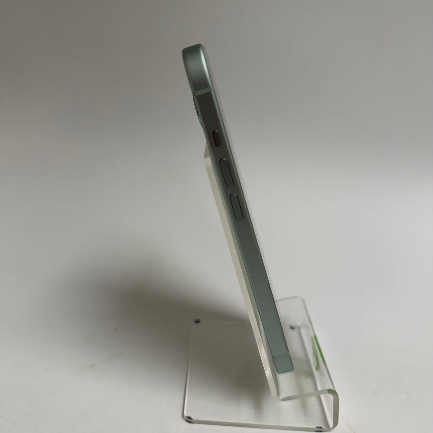 Factory Unlocked Apple iPhone 15 128GB Green MTM23LL/A