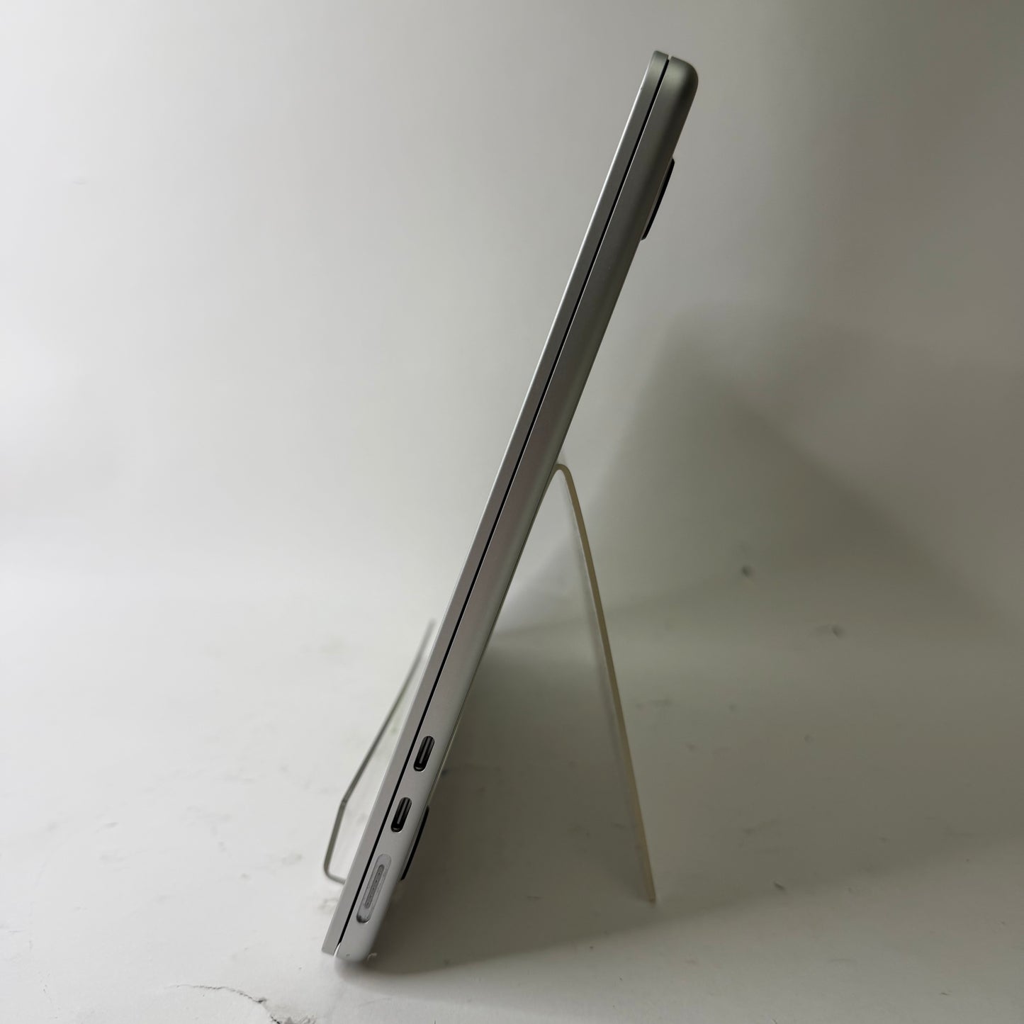 2022 Apple MacBook Air 13.6" M2 8 Core 3.5GHz 8GB RAM 256GB SSD A2681