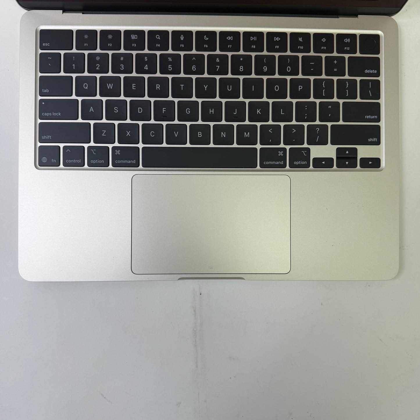 2025 Apple MacBook Air 13.6" M4 8C GPU 4.5GHz 16GB RAM 256GB SSD A3240