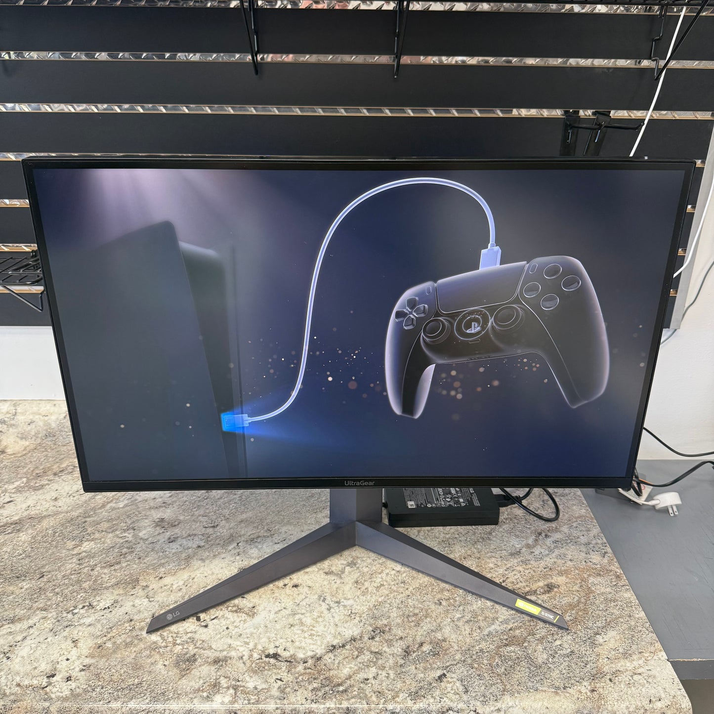 LG 32" 32GQ950-B 4K UHD Nano IPS Gaming Monitor