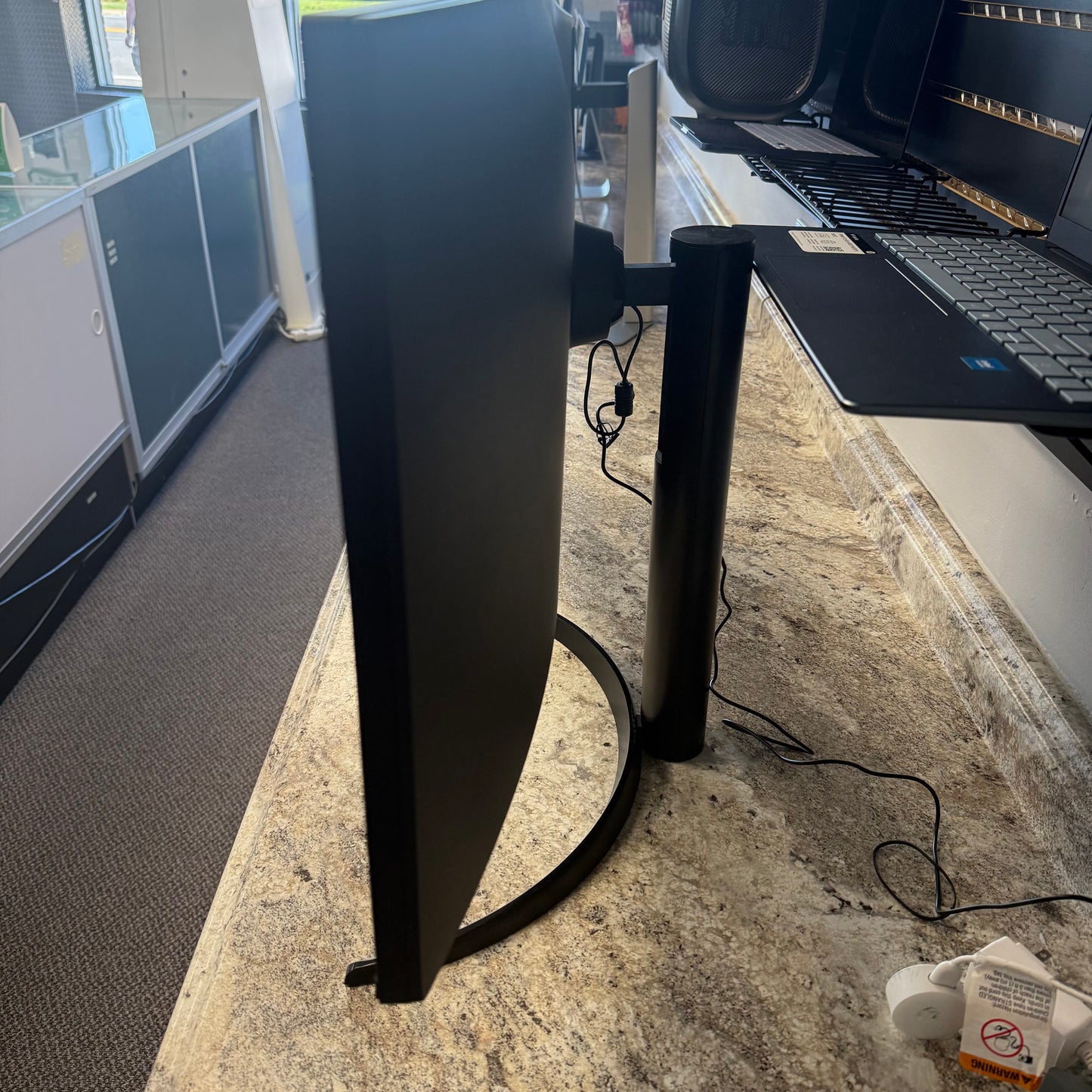 LG 34" 34WP65C-B WQGD VA Curved Monitor
