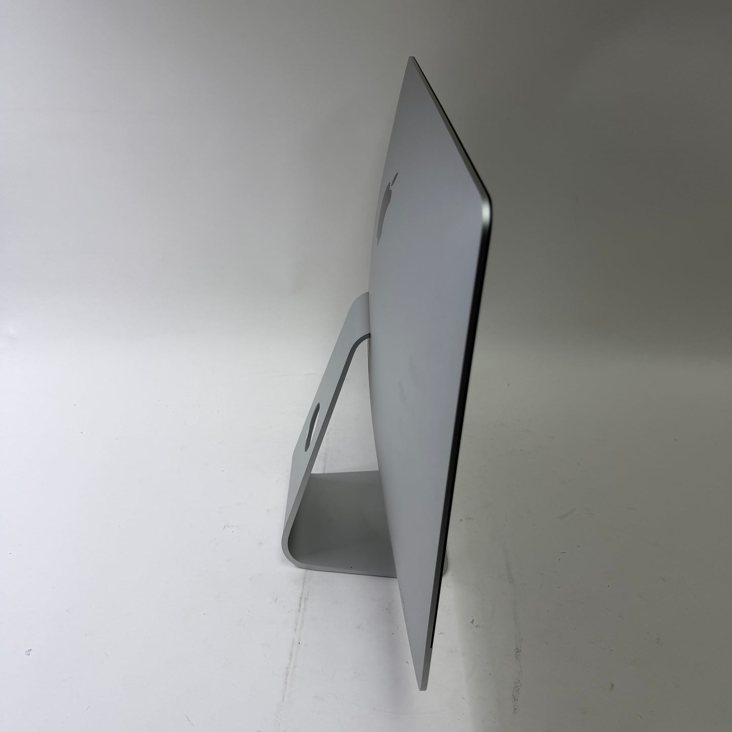 2019 Apple iMac 21.5" i5 3.0GHz 8GB RAM 256GB SSD Silver A2116