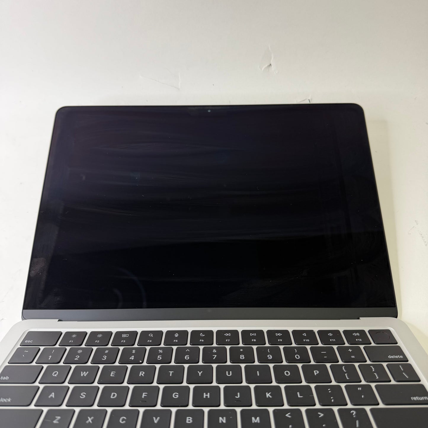 2022 Apple MacBook Air 13.6" M2 8 Core 3.5GHz 8GB RAM 256GB SSD A2681