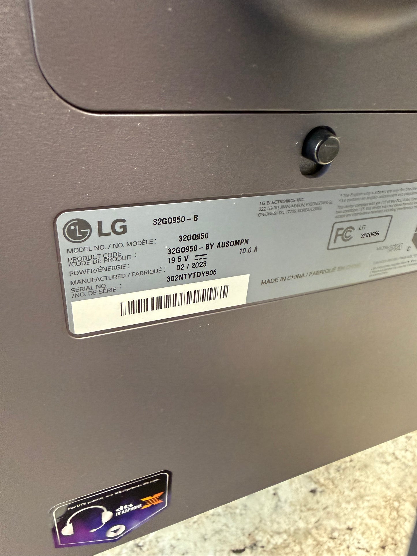 LG 32" 32GQ950-B 4K UHD Nano IPS Gaming Monitor