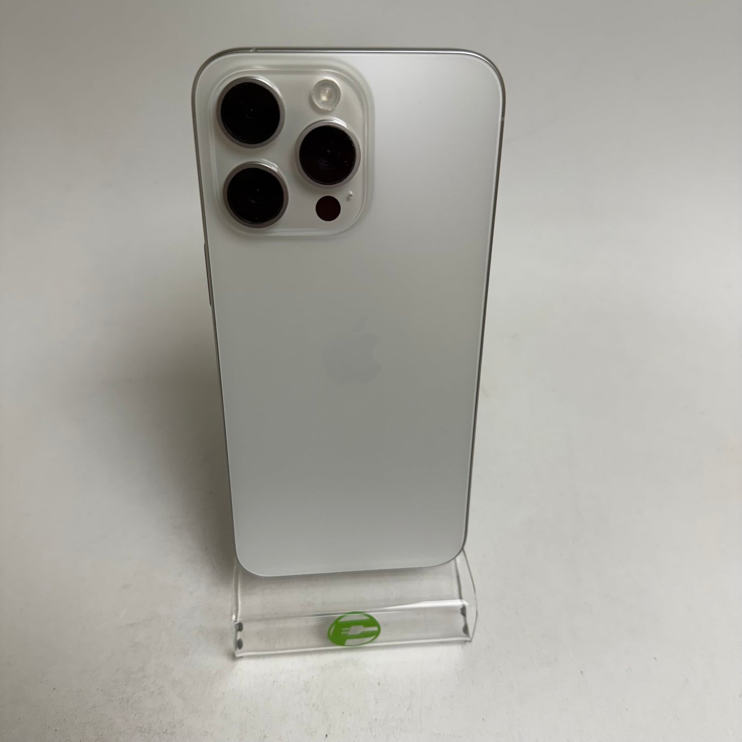 Factory Unlocked Apple iPhone 15 Pro Max 256GB White Titanium MU673LL/A