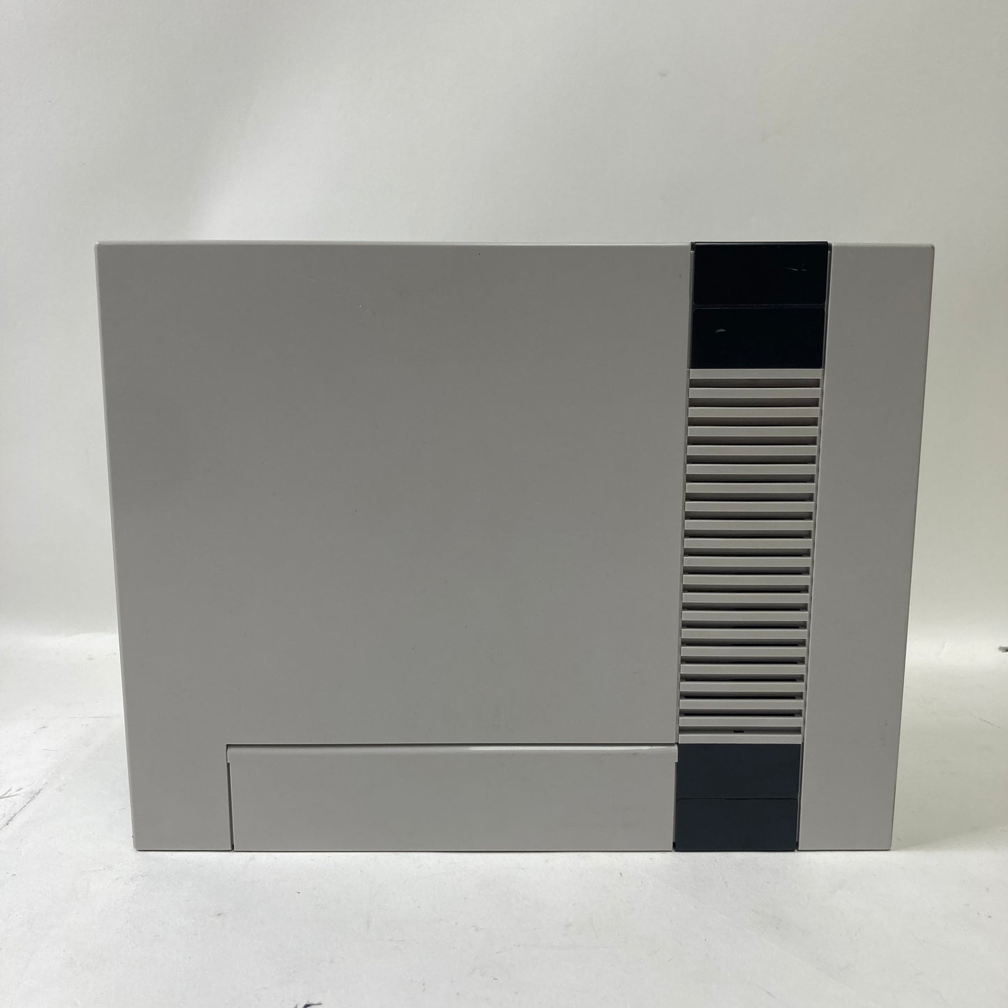 Nintendo Entertainment System NES Video Game Console NES-001 Gray