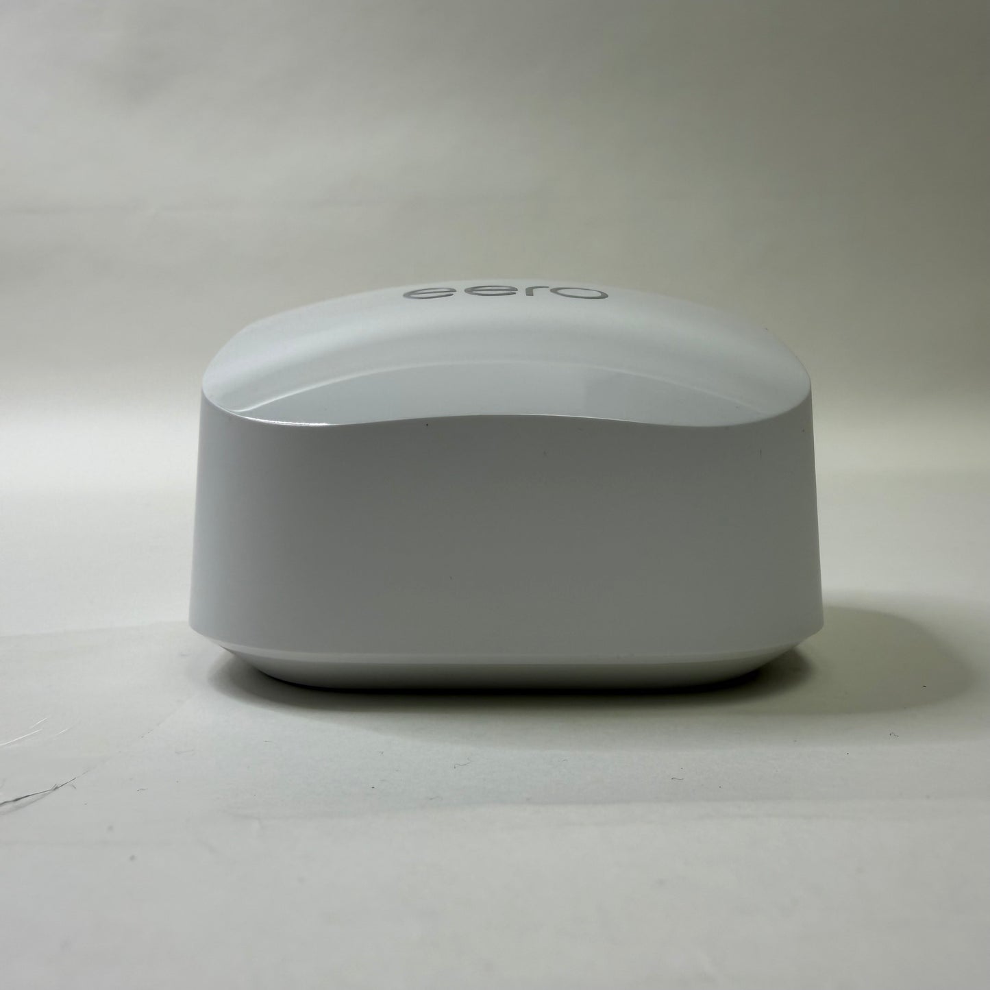 eero 6+ Dual Band WiFi 6 R010001 Dual-band mesh Wi-Fi 6 Router