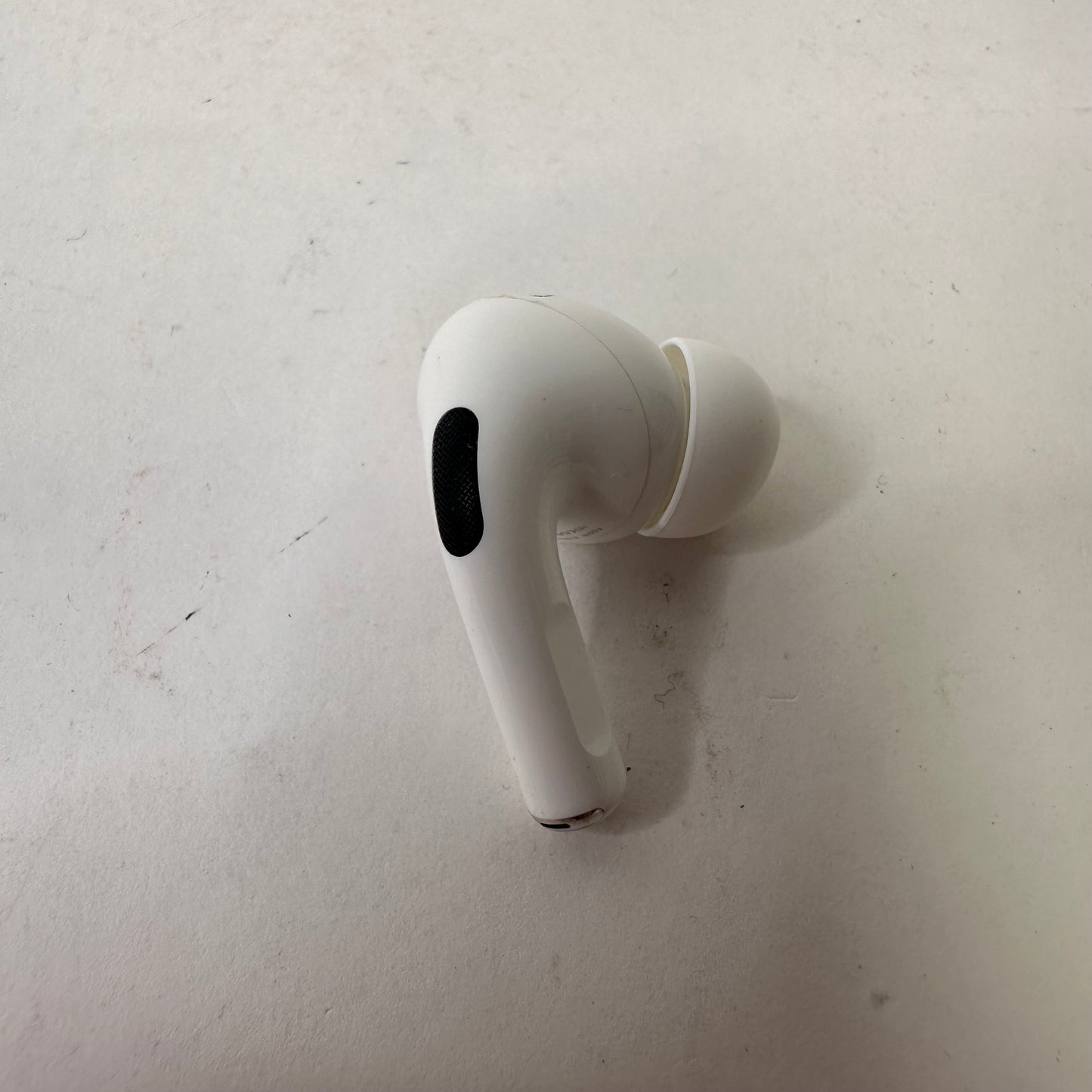 Apple AirPods Pro 2nd Gen with MagSafe Charging Case A2699 A2698 A2700 MQD83AM/A