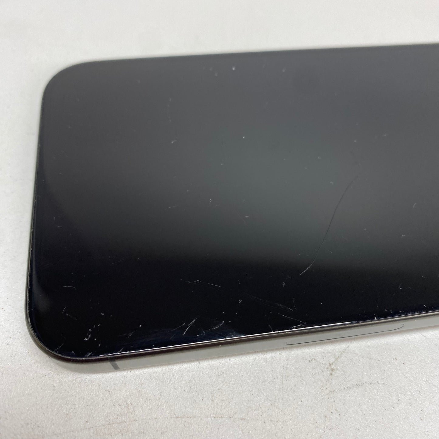 Unlocked Apple iPhone 15 Pro Max 512GB 18.2.1 Black Titanium MU6A3LL/A