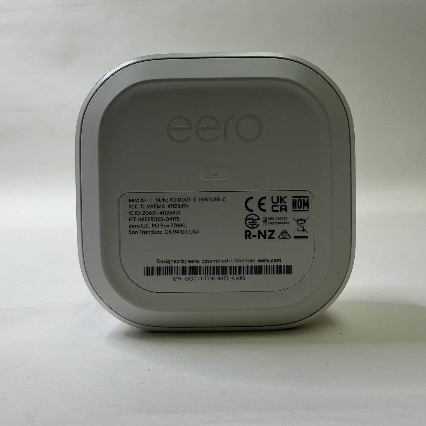 eero 6+ Dual Band WiFi 6 R010001 Dual-band mesh Wi-Fi 6 Router