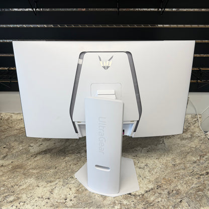 LG 32" 32GS95UV-W 4K UHD Ultragear OLED 240Hz Gaming Monitor