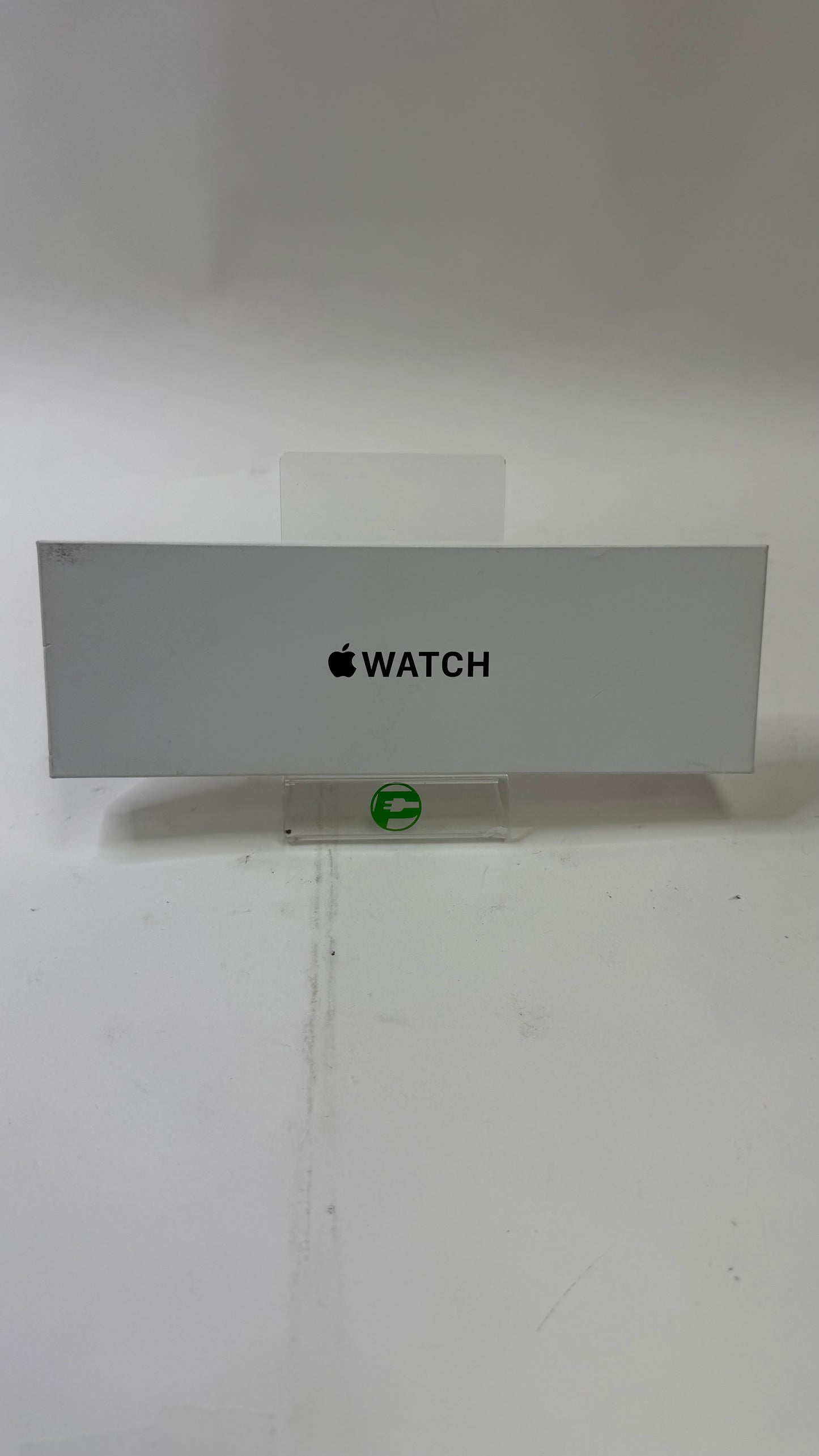 New GPS Only Apple Watch SE 3 40MM Starlight Aluminum Sport Band MEH34LW/A