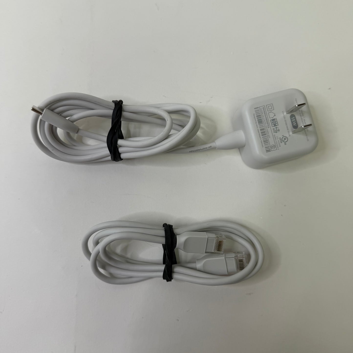 eero 6+ Dual Band WiFi 6 R010001 Dual-band mesh Wi-Fi 6 Router