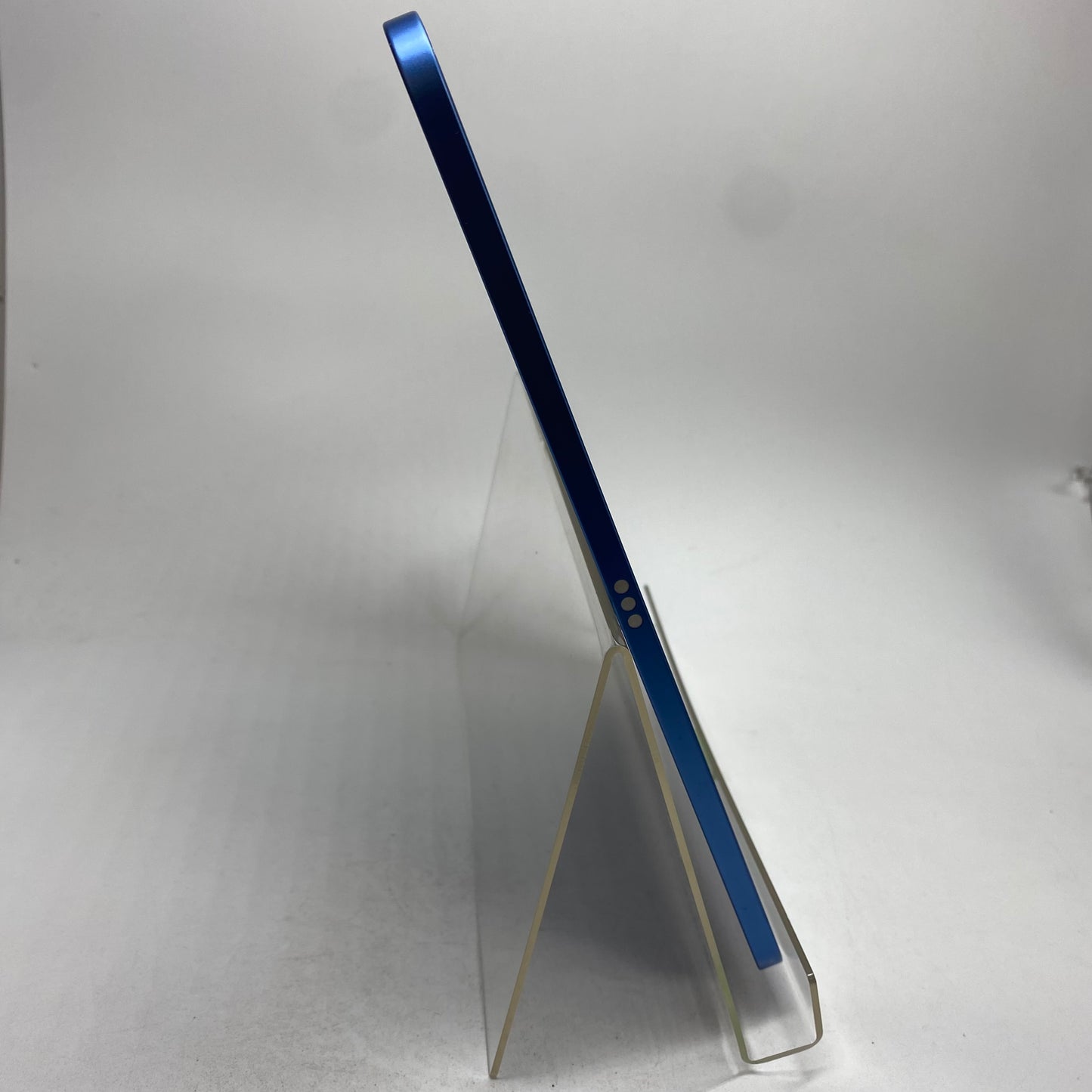 WiFi Only Apple iPad 11" (A16) 128GB 18.6.2 Blue MD4A4LL/A