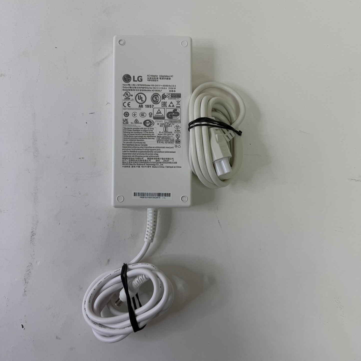 LG 32" 32GS95UV-W 4K UHD Ultragear OLED 240Hz Gaming Monitor